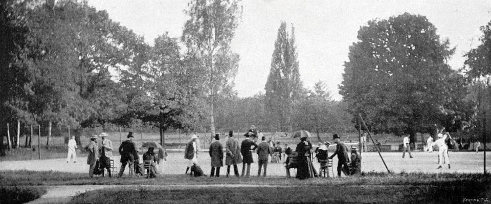 Les_cours_de_lawn-tennis_du_Racing_Club_de_France,_au_milieu_des_années_1890