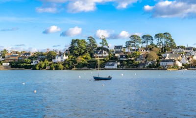 Brittany, Ile aux Moines island in the Morbihan gulf, the typical harbor and old houses in the village