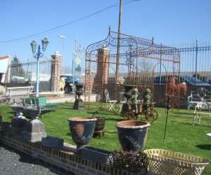 photo A la brocante a la ferme Raillencourt Ste Olle 3447