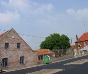 photo A la brocante a la ferme Raillencourt Ste Olle 3448