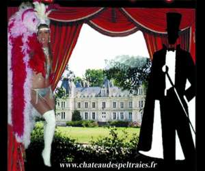 Cabaret  Du  Chateau Des Peltraies