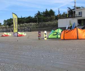 photo Ecole de kitesurf funglisse kite center La Plaine Sur Mer 6760