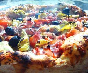 photo Tutti quanti camion pizza St Jean Des Echelles 8009