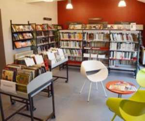 Dpc Bressuire  -  Le Mobilier De Bibliothques Et De Me