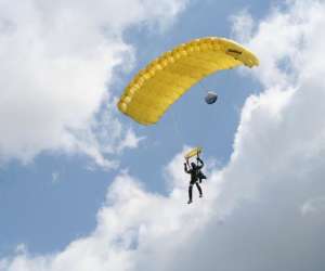 photo Demenciel parachutisme Niort 6764