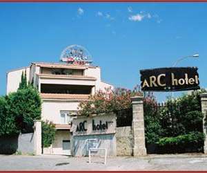 Arc hotel