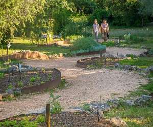 photo Aoubre l'aventure nature ' accrobranche' Flassans Sur Issole 15873