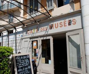 Caf Des Muses