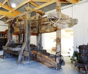photo Muse des arts et des mtiers du vin (chteau turcan) Ansouis 9098