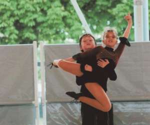 photo Twirling baton Gap 3093