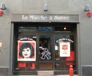 La Marche  Suivre