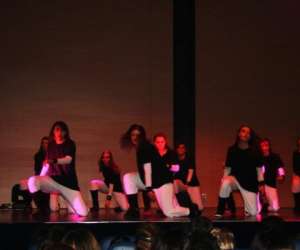 photo Espace  corps  scene    danse St Laurent Du Var 4270