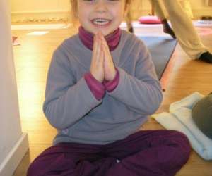 photo Yoga cours pour adultes, enfants et futures mamans Antibes 5111
