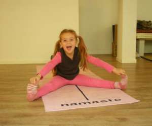photo Caroleyoga - yoga pour enfants Antibes 7674