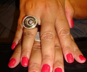 Onglerie-friperie-formation / Le Temps Des Ongles  Sal