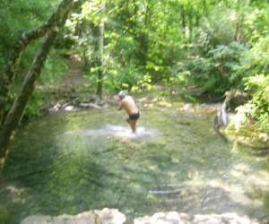 photo Pervoq  luberon tourisme Cucuron 11079