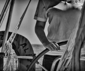 photo La mer  porte de voiles  -  excursions en mer Le Golfe Juan 13520