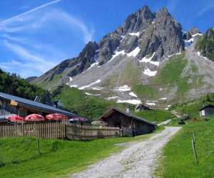 Refuge de la balme Refuge de la balme