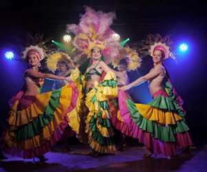 photo Musidea spectacles  -  revue cabaret itinerante -  Fontaines Sur Saone 13035