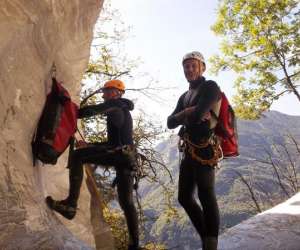 photo Les intra-terrestres ardeche-canyoning Aubenas 8871