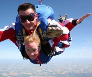 Baptmes De Saut En Parachute En Tandem