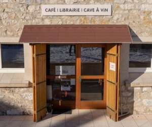 Cafe - librairie - cave a vin - les...