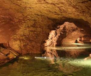 Les Grottes De La Balme