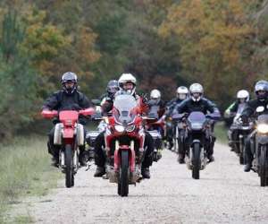 photo Moto maxi trail offroad Salles 11234