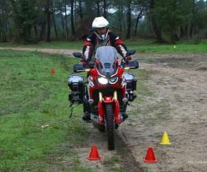 photo Moto maxi trail offroad Salles 11236