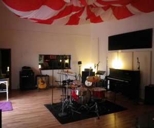 Parachute Studio, Studio D