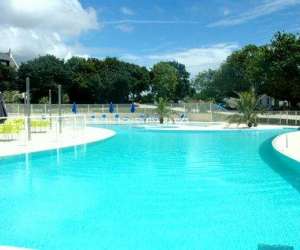 Camping Le Cabellou Plage** Camping Le Cabellou Plage**