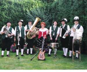 Orchestre Bavarois Die Alten Kameraden Orchestre Bavarois Die Alten Kameraden