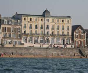 Hotel Kyriad Saint Malo Plage 3* Hotel Kyriad Saint Malo Plage 3*
