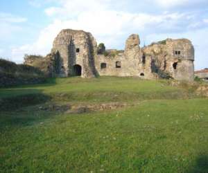 Chateau De Montcornet