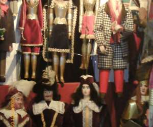 photo Marionnettes expo Monetay Sur Allier 3915