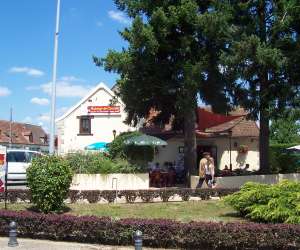 Auberge De Chemilly Auberge De Chemilly