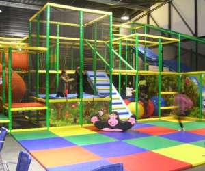 photo Bowling piscine montlucon aire de jeux defiland Montlucon 3844