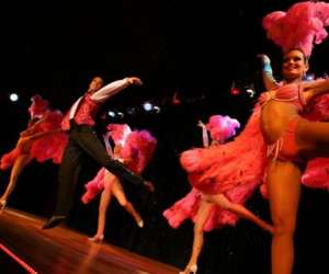 photo Cabaret music hall le moulin bleu Thiers 3502