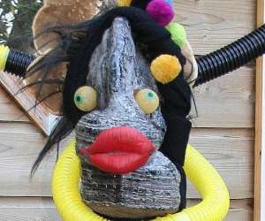 photo Moutte  plasticienne  - sculptures et collages Aubiere 4105