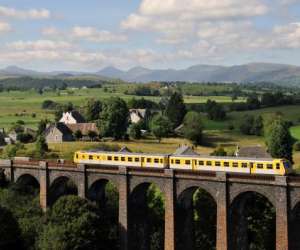 photo Train touristique gentiane express Riom Es Montagne 4688
