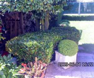 photo S.a.r.l nous memes services La Varenne St Hilaire 4908