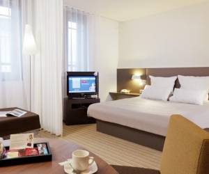 Suitehotel Paris Porte De Montreuil Suitehotel Paris Porte De Montreuil