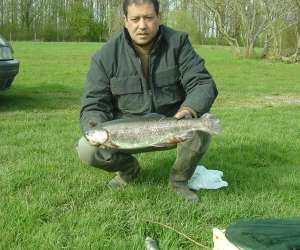 photo Peche de la truite et carpodrome Magny Les Hameaux 5037
