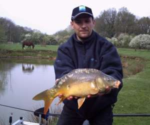photo Peche de la truite et carpodrome Magny Les Hameaux 5038