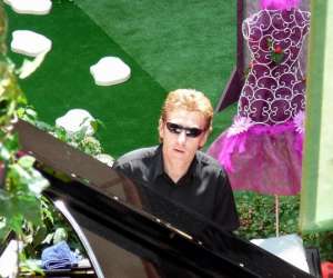 photo Animation piano pour evenements Villiers Sur Marne 6543