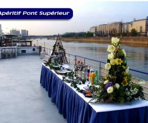 Quai est bateau le theo Quai est bateau le theo