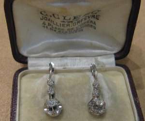 photo  le village suisse - bijoux tsarina  - anciens  et  d'occasions Paris 15eme Arrondissement 15291