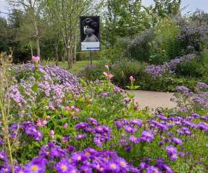 photo Les jardins de colette et son labyrinthe gant Varetz 4092