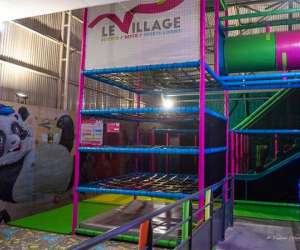 photo Le village  -   complexe de loisirs   Chaillac Sur Vienne 4057