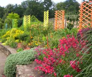 Le Jardins Des Sens, Passerelle Entre Les Gnrations 